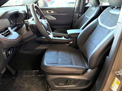 New 2026 Ford Explorer ST-Line w/ ST-Line Street Pack RWD image 13