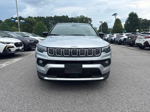 Used 2025 Jeep Compass Limited AWD/4WD image 6