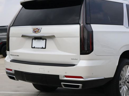 Used 2025 Cadillac Escalade ESV Premium Luxury w/ LPO, Floor Liner Package image 11