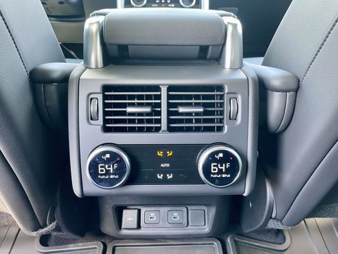 Certified 2025 Land Rover Discovery Dynamic SE AWD/4WD image 26