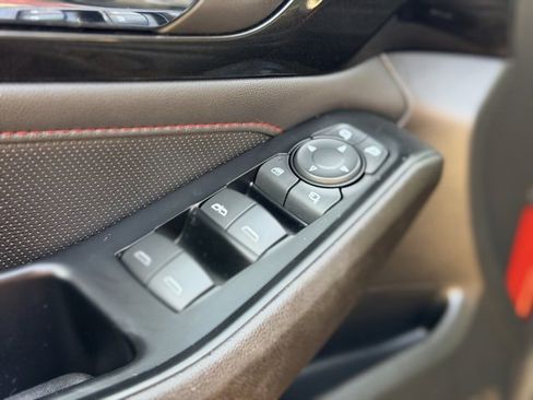 Used 2023 Chevrolet Traverse RS image 21