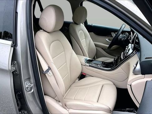 Used 2021 Mercedes-Benz GLC 300 4MATIC image 33