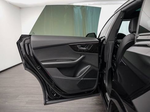 Used 2021 Audi Q8 Premium Plus w/ Premium Plus Package AWD/4WD image 22