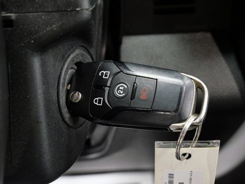 Used 2020 Ford F350 Lariat w/ Chrome Package AWD/4WD image 28