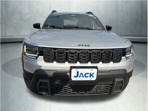 New 2026 Jeep Cherokee Laredo image 5