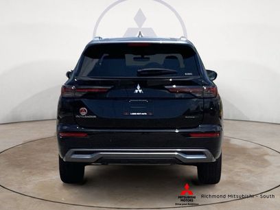 New 2025 Mitsubishi Outlander SEL