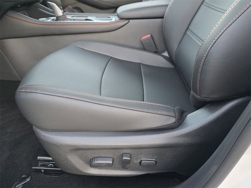 New 2025 Nissan Sentra SR w/ SR Premium Package image 9