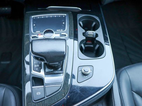 Used 2017 Audi Q7 3.0T Premium Plus w/ Premium Plus Package image 49