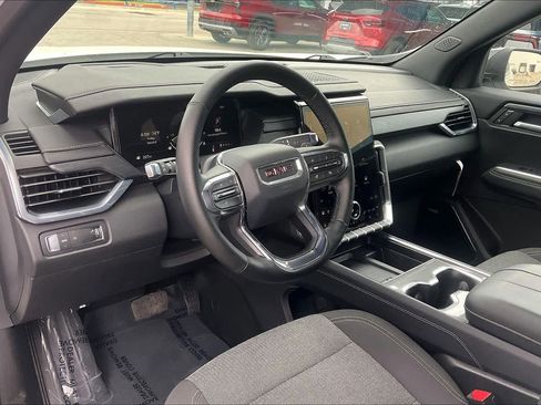 Used 2025 GMC Acadia Elevation image 16