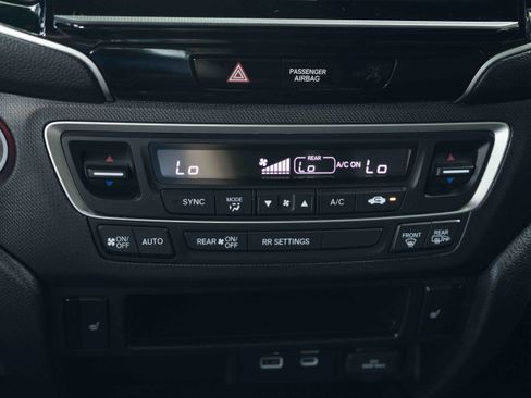 Used 2025 Honda Ridgeline TrailSport image 32