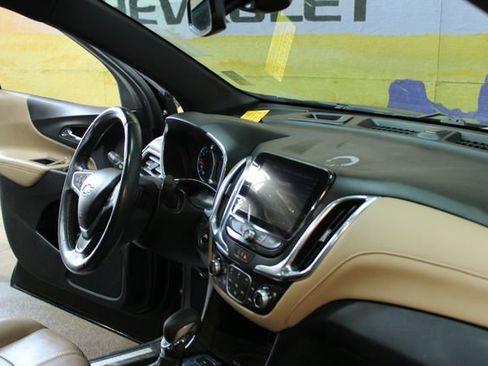 Used 2022 Chevrolet Equinox Premier image 10