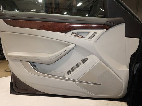 Used 2010 Cadillac CTS Luxury image 12