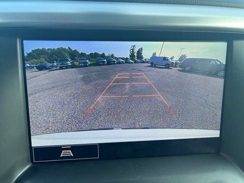 Used 2023 GMC Acadia SLE w/ Driver Convenience Package AWD/4WD image 16