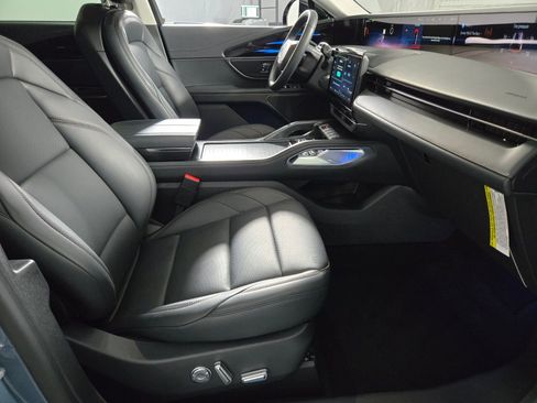 New 2026 Lincoln Nautilus Premier AWD/4WD image 19