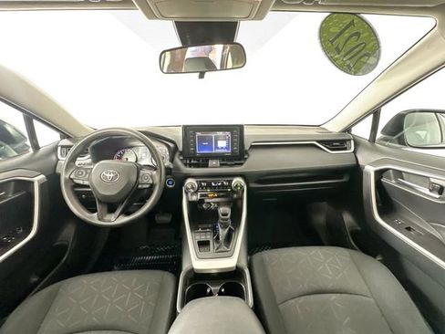 Used 2021 Toyota RAV4 XLE w/ Convenience Package AWD/4WD image 3