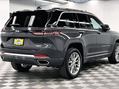 Used 2025 Jeep Grand Cherokee Summit AWD/4WD image 13