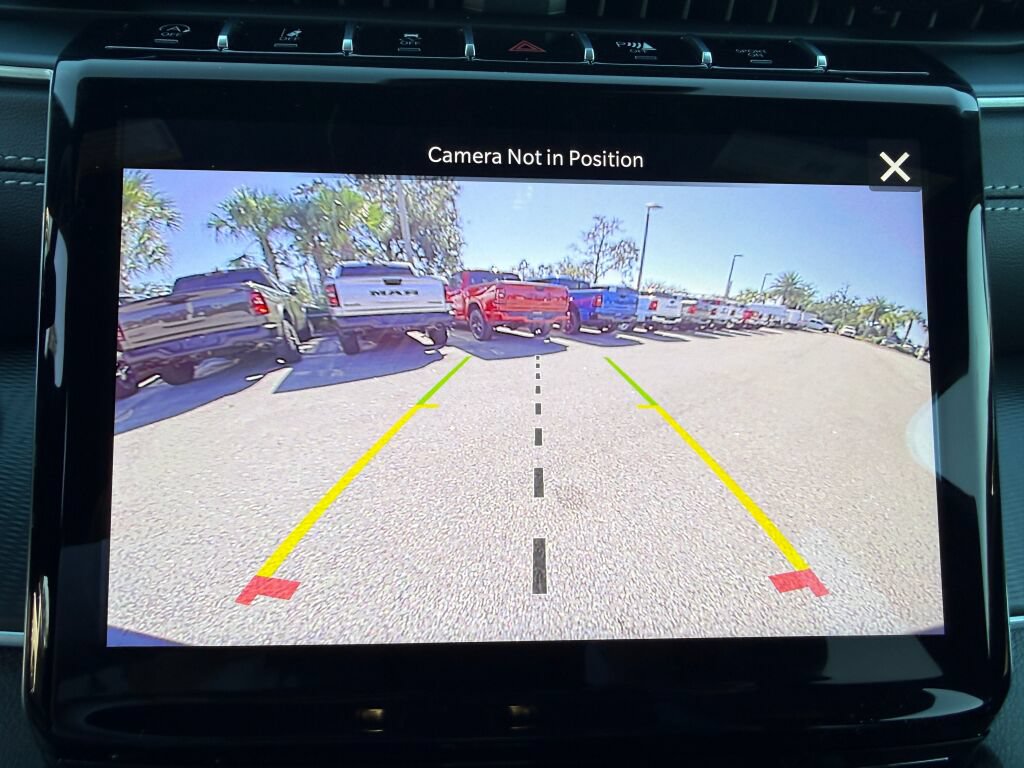 New 2027 Jeep Grand Cherokee Laredo RWD image 25