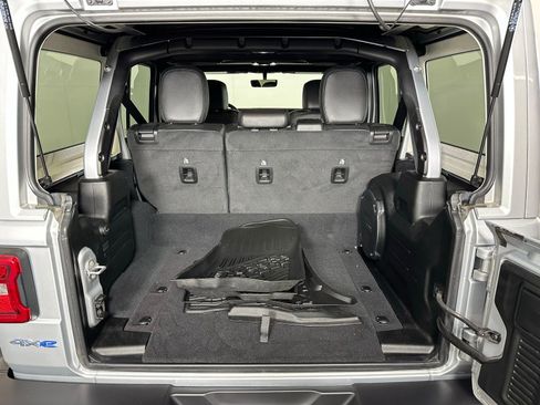 Used 2022 Jeep Wrangler Unlimited Sahara w/ Cold Weather Group image 27