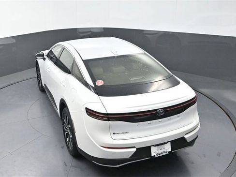 Used 2024 Toyota Crown XLE image 13