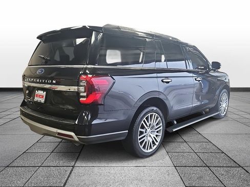 Used 2023 Ford Expedition Limited image 5