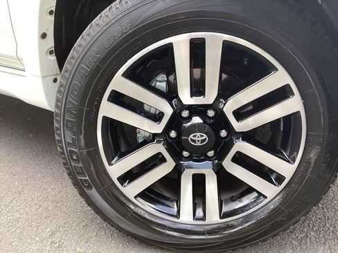 Used 2023 Toyota 4Runner Limited AWD/4WD image 8