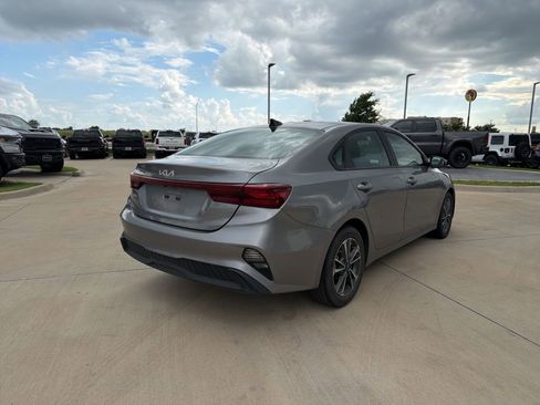 Used 2024 Kia Forte LXS FWD image 12