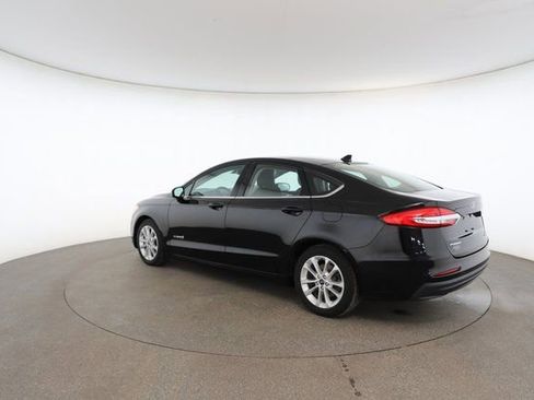 Used 2019 Ford Fusion SE image 10