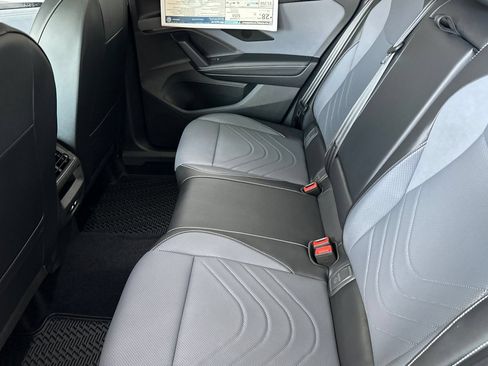 New 2026 Volkswagen Tiguan SE FWD image 10