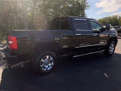 Certified 2018 GMC Sierra 3500 Denali w/ Duramax Plus Package image 9