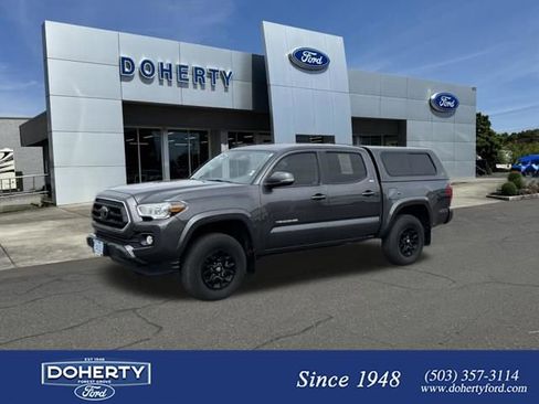 Used 2022 Toyota Tacoma SR5 AWD/4WD image 1