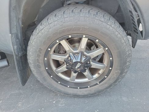 Used 2015 Toyota Tacoma PreRunner w/ Convenience Package RWD image 9