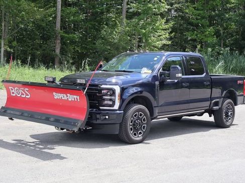 Used 2025 Ford F350 Platinum w/ FX4 Off-Road Package AWD/4WD image 3
