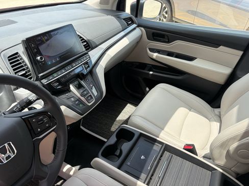 Certified 2026 Honda Odyssey EX-L image 17