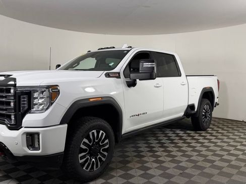 Used 2022 GMC Sierra 2500 AT4 w/ AT4 Premium Plus Package AWD/4WD image 3