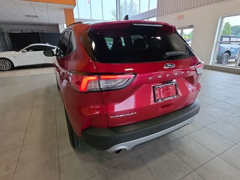 Used 2022 Ford Escape Titanium AWD/4WD image 11