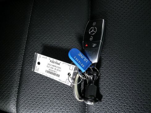 Used 2022 Mercedes-Benz GLC 300 4MATIC Coupe image 24