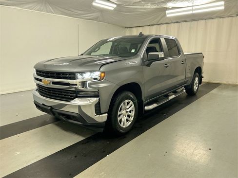 Used 2020 Chevrolet Silverado 1500 LT w/ Convenience Package image 5
