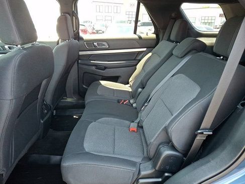 Used 2018 Ford Explorer XLT w/ Equipment Group 201A AWD/4WD image 13