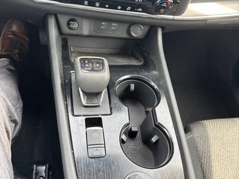 Certified 2024 Nissan Rogue SV AWD/4WD image 17
