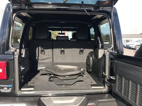 Used 2023 Jeep Wrangler Unlimited Sahara w/ Cold Weather Group image 36