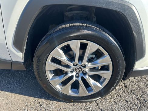 Used 2022 Toyota RAV4 Limited image 4