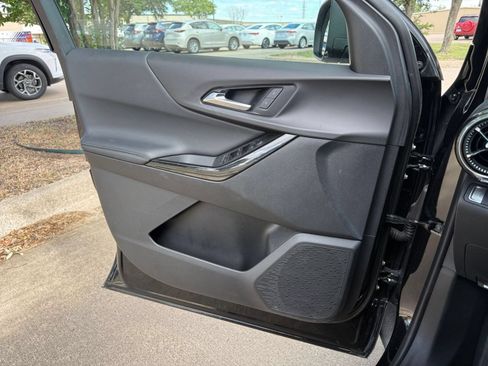 Used 2025 Chevrolet Equinox LT FWD image 18
