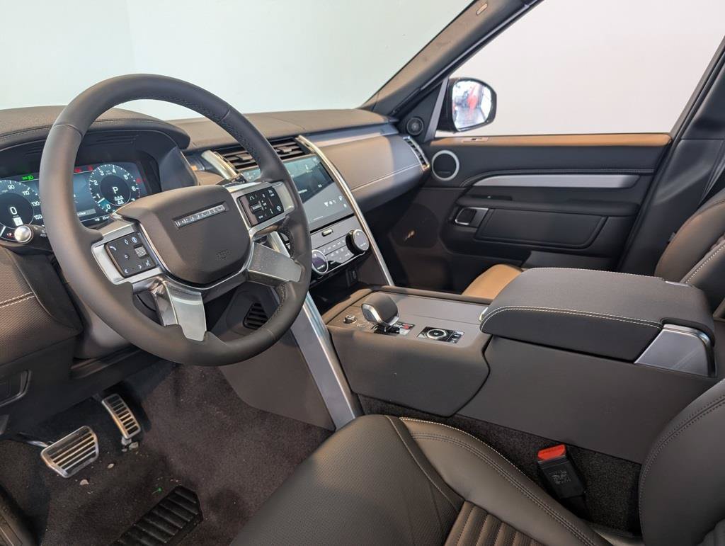 New 2026 Land Rover Discovery Limited Edition AWD/4WD image 12