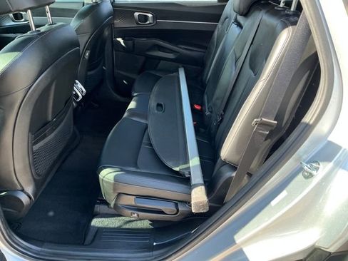 Used 2022 Kia Sorento S image 14