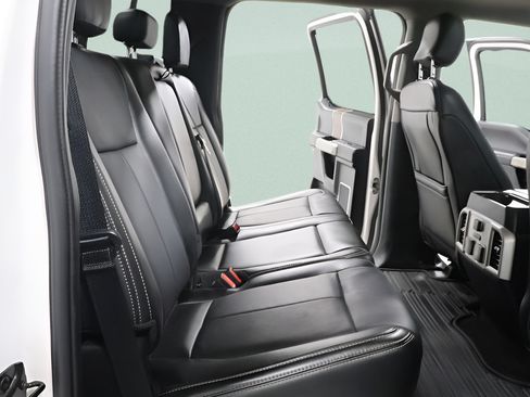 Used 2019 Ford F150 Lariat w/ Equipment Group 502A Luxury AWD/4WD image 28