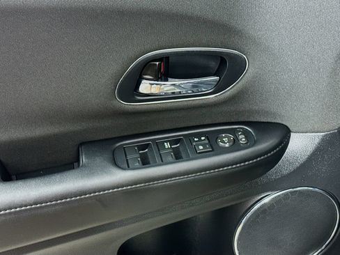 Used 2022 Honda HR-V EX image 17
