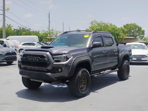 Used 2021 Toyota Tacoma SR5 RWD image 19