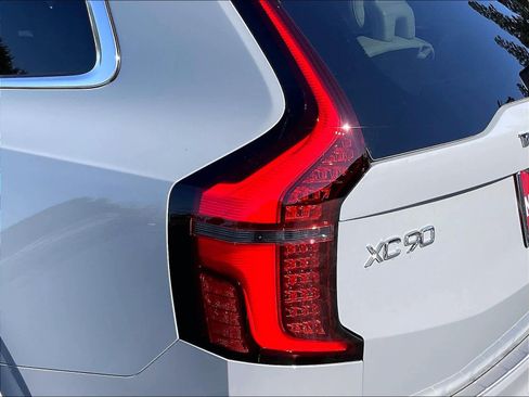 New 2026 Volvo XC90 T8 Ultra w/ Protection Package Premier image 25