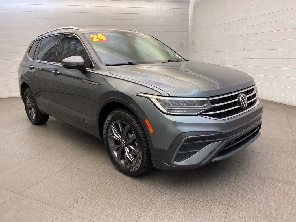Used 2024 Volkswagen Tiguan SE FWD image 5