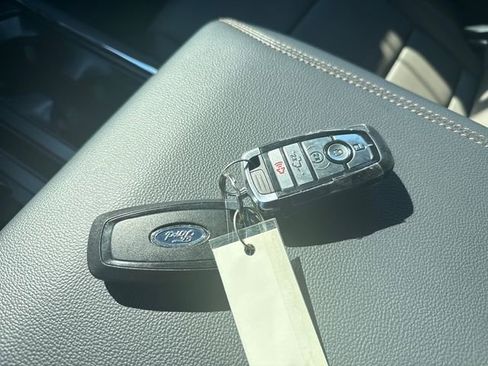 Used 2025 Ford F150 Lariat w/ Equipment Group 501A Mid image 20